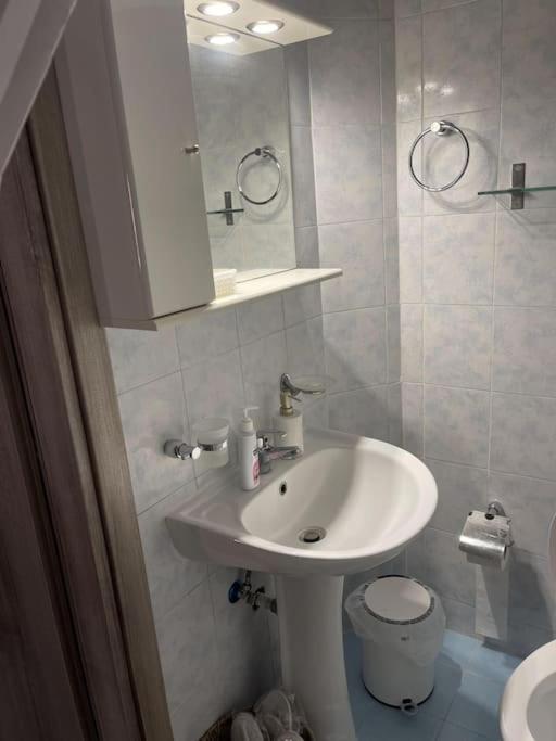 Central Modern Apartment Volos Bagian luar foto